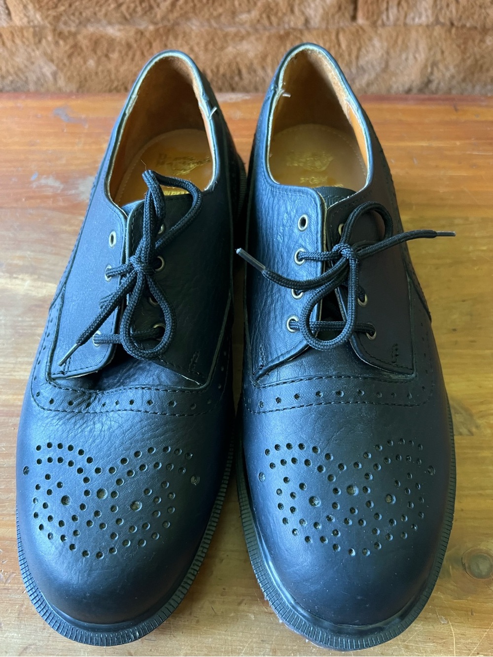 Dr. Martens 8122 lace up made in England black size 9